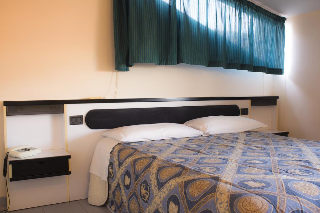 Hotel Falisco Fabrica di Roma Zimmer foto